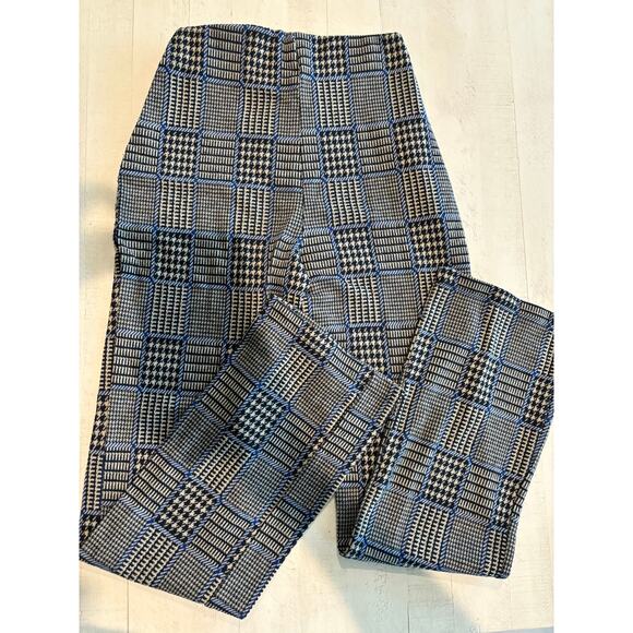 Urban Outfitters Cara High-Waisted
Kick Flare Pant in Plaid Size XS EUC - Picture 2 of 3